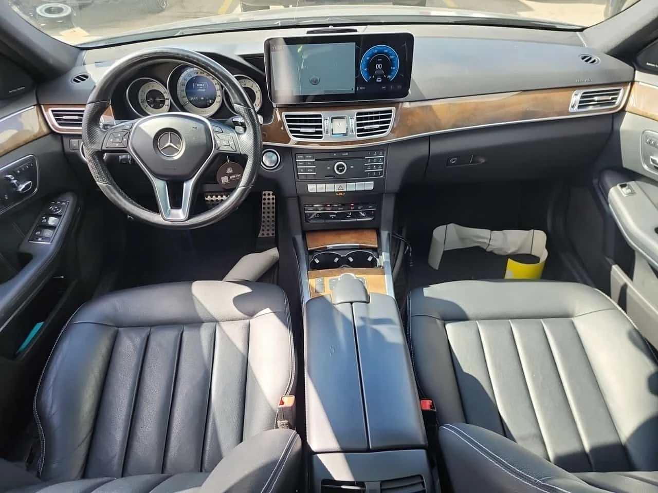 Mercedes-Benz E 300 * AMG Line * Фолио * CARFAX * Без инциденти * , снимка 5 - Автомобили и джипове - 56206036