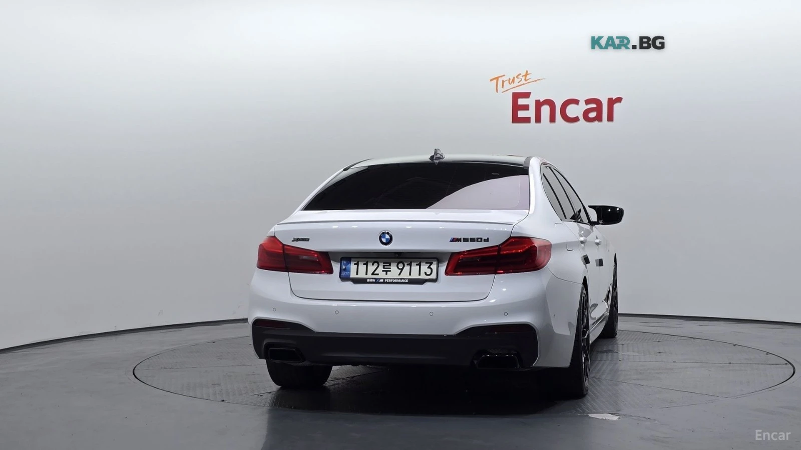 BMW 550 M* DISTRONIC* HUD* AMBIENT* BOWER&WILKINS* ВАКУМ, снимка 4 - Автомобили и джипове - 56294928
