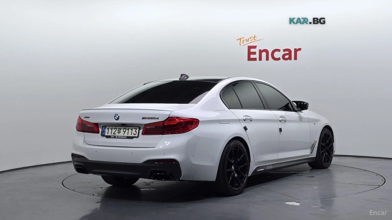 BMW 550 M* DISTRONIC* HUD* AMBIENT* BOWER&WILKINS* ВАКУМ, снимка 2 - Автомобили и джипове - 56294928