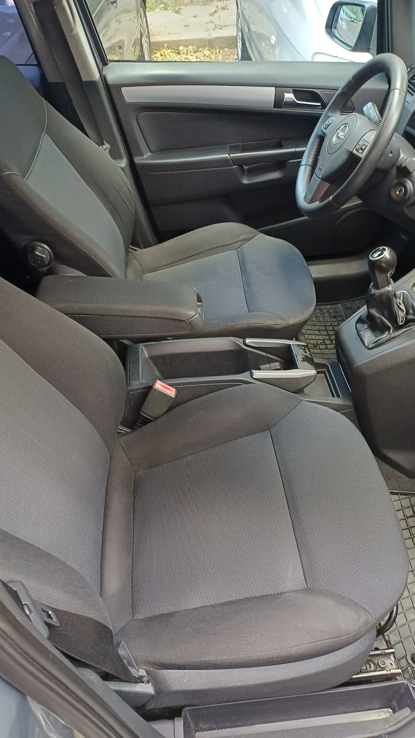 Opel Zafira, снимка 14 - Автомобили и джипове - 56296124