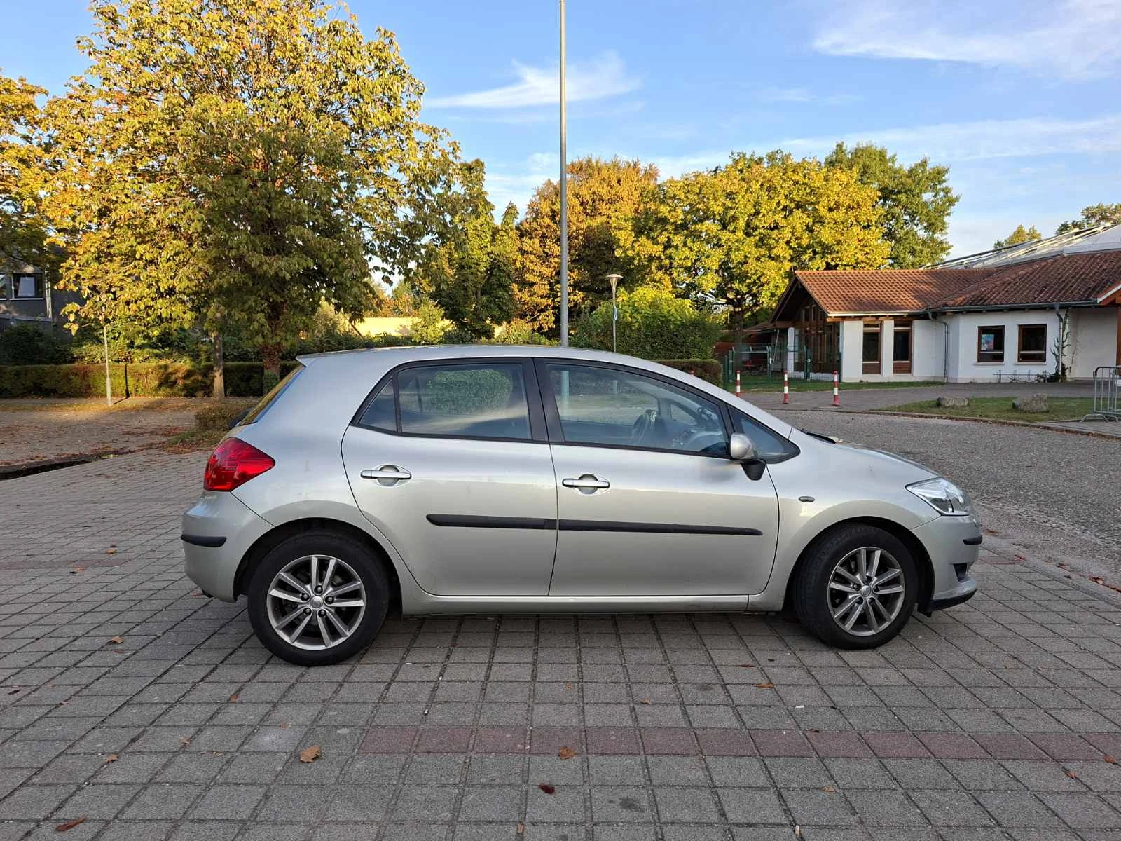 Toyota Auris 1.6 TEAMS, снимка 5 - Автомобили и джипове - 56370869