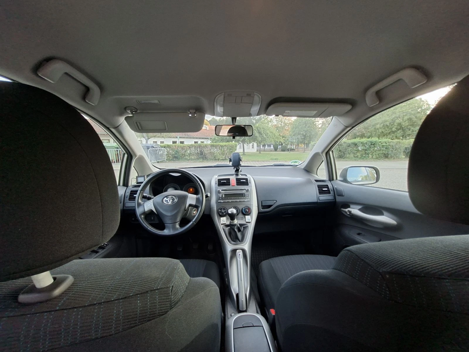 Toyota Auris 1.6 TEAMS, снимка 13 - Автомобили и джипове - 56370869