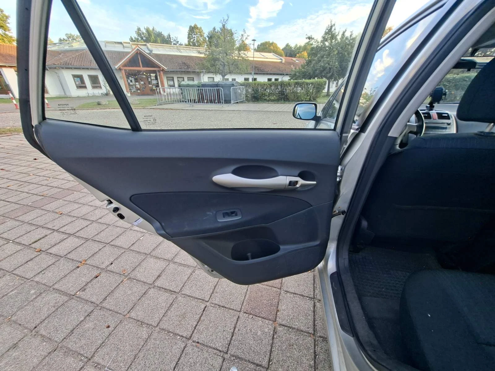 Toyota Auris 1.6 TEAMS, снимка 15 - Автомобили и джипове - 56370869