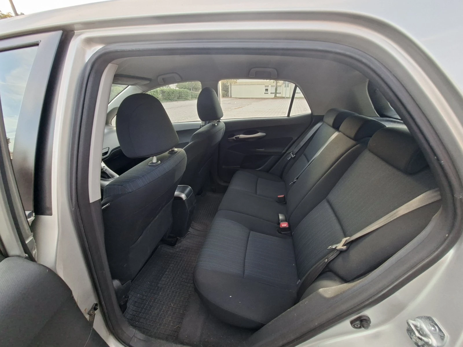 Toyota Auris 1.6 TEAMS, снимка 14 - Автомобили и джипове - 56370869