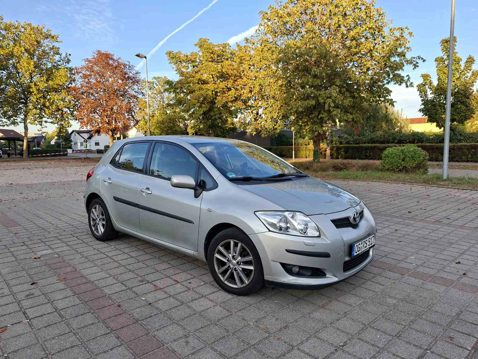 Toyota Auris 1.6 TEAMS, снимка 2 - Автомобили и джипове - 56370869