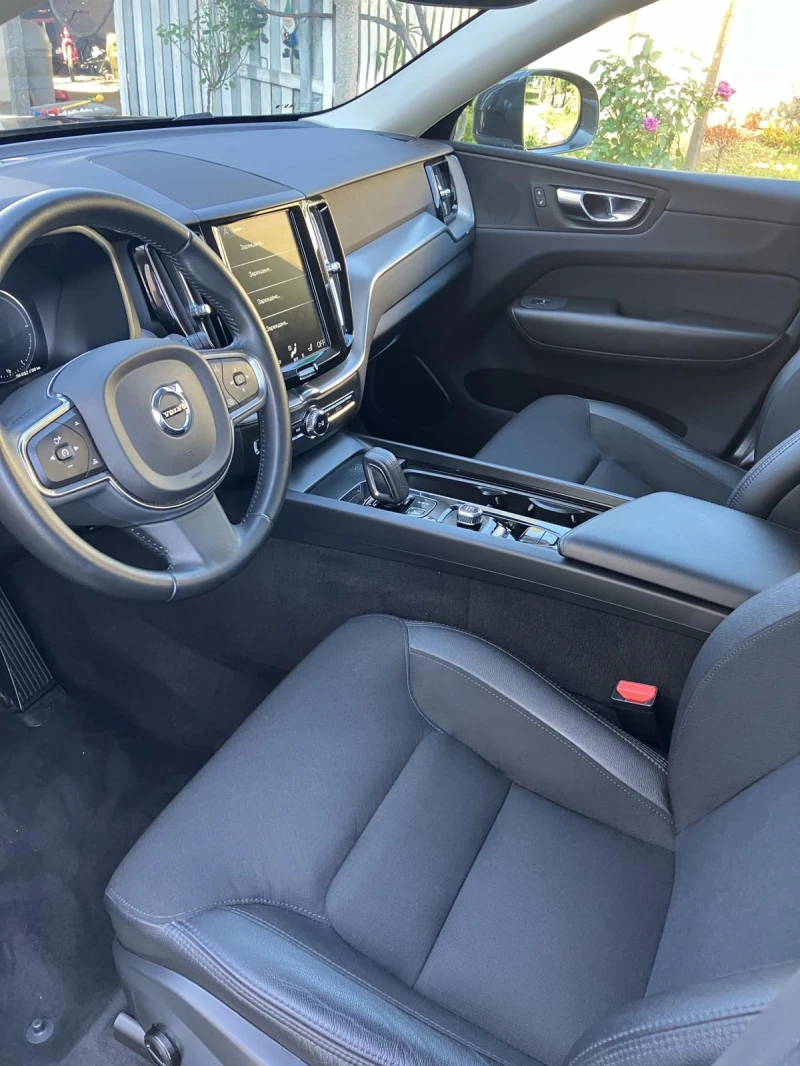 Volvo XC60 2.0 T8 Plug-in Hybrid Business Plus AWD, снимка 11 - Автомобили и джипове - 52432190
