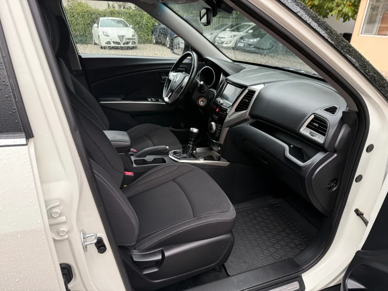 SsangYong Tivoli 1.6e-xdi 134000км. 4Х4 С ГАРАНЦИЯ! ПЕРФЕКТНА!, снимка 13 - Автомобили и джипове - 51874244