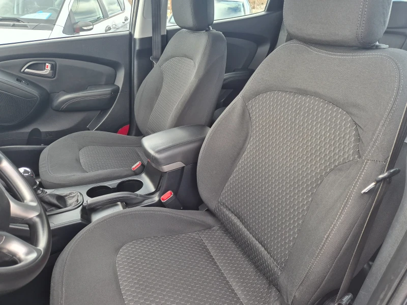 Hyundai IX35 1.7 CRDI, снимка 11 - Автомобили и джипове - 53081748