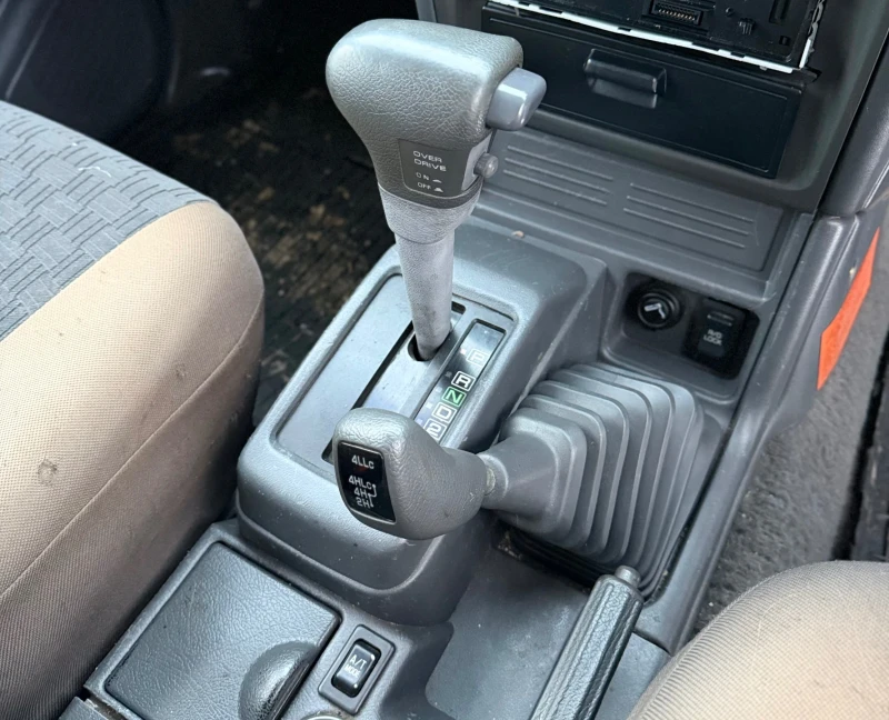 Mitsubishi Pajero V6 3.0 Super Select , снимка 8 - Автомобили и джипове - 53090070