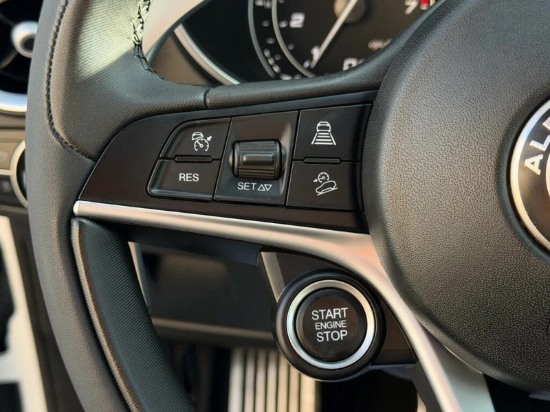 Alfa Romeo Stelvio * LE AWD* АвтоКредит (ЦЕНА ДО БГ), снимка 9 - Автомобили и джипове - 53458932