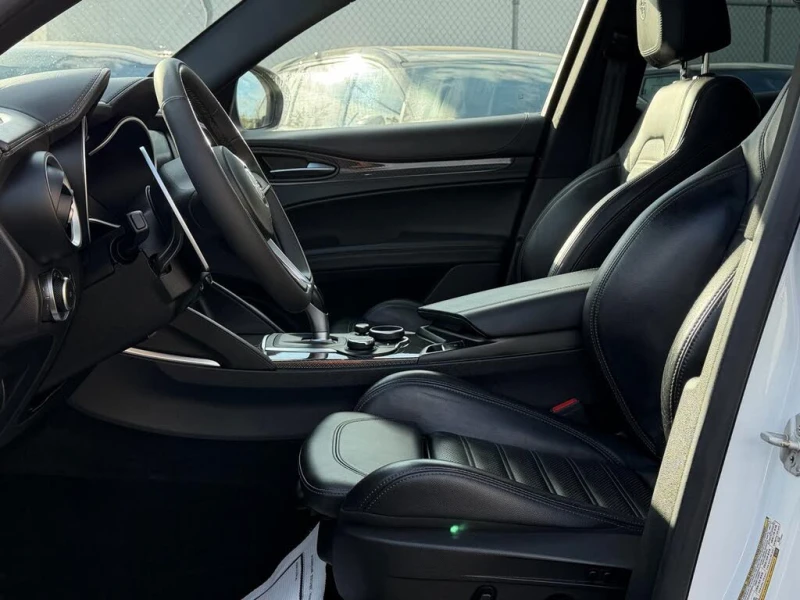 Alfa Romeo Stelvio * LE AWD* АвтоКредит (ЦЕНА ДО БГ), снимка 5 - Автомобили и джипове - 53458932