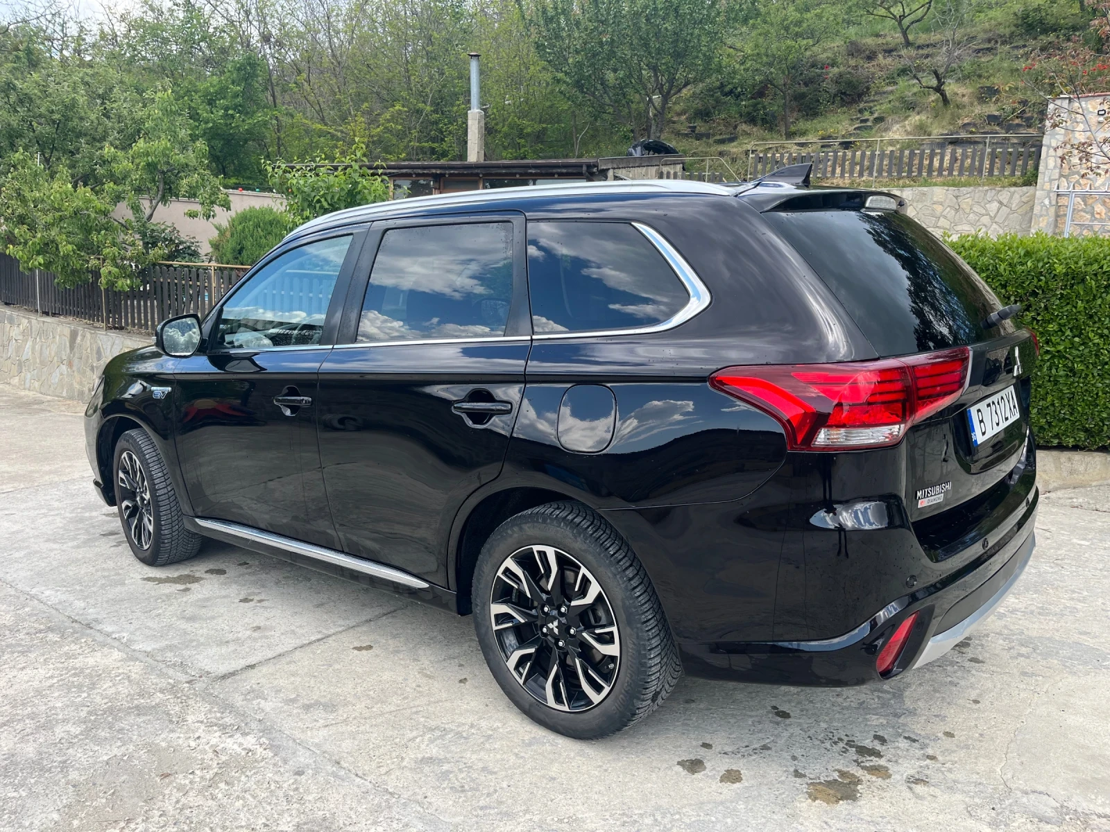 Mitsubishi Outlander PHEV - изображение 4