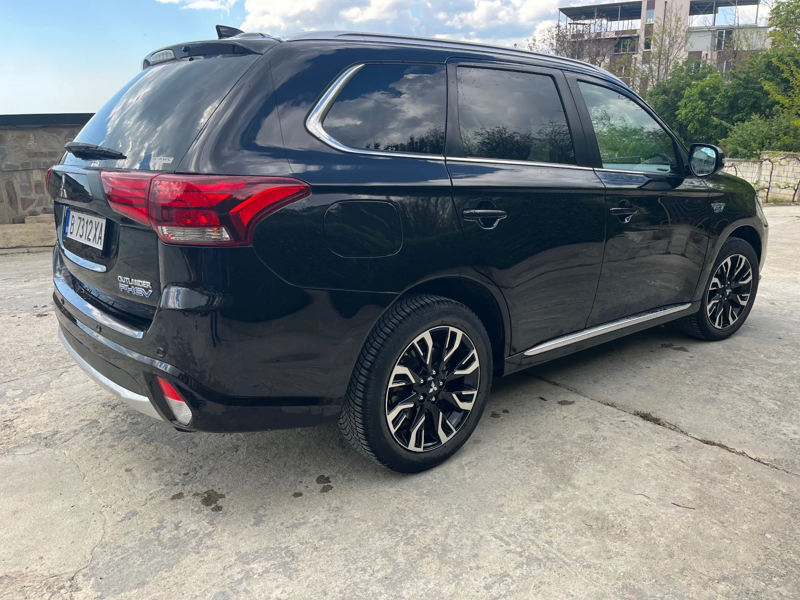 Mitsubishi Outlander PHEV - изображение 6