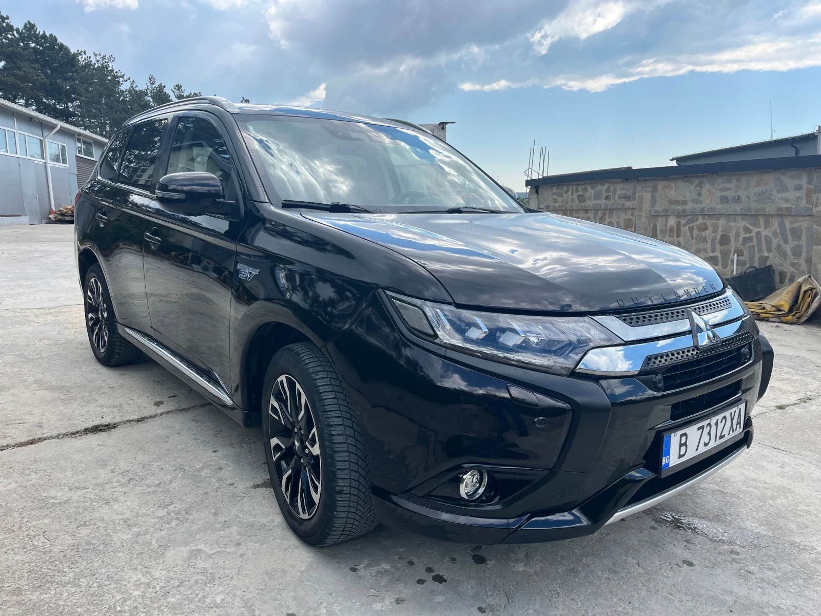 Mitsubishi Outlander PHEV - изображение 3