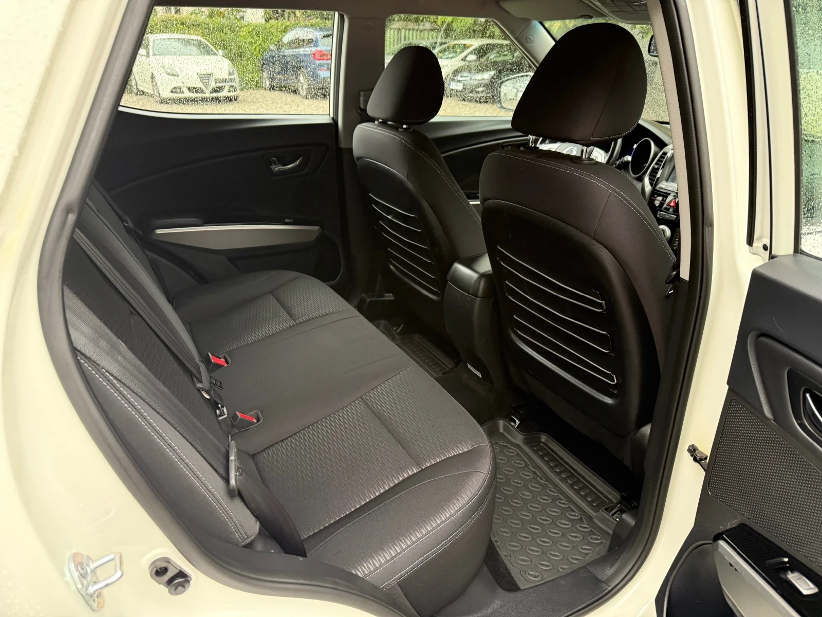 SsangYong Tivoli 1.6e-xdi 134000км. - 4Х4 - Перфектно състояние!  - изображение 10