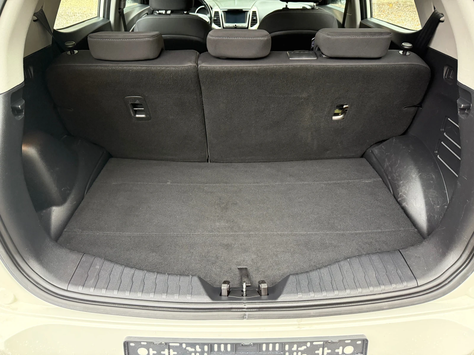 SsangYong Tivoli 1.6e-xdi 134000км. - 4Х4 - Перфектно състояние!  - изображение 7