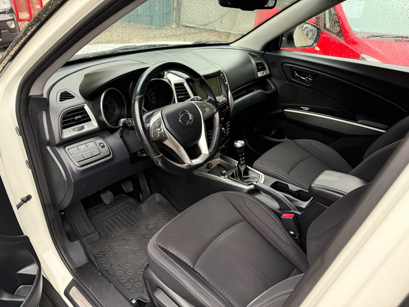 SsangYong Tivoli 1.6e-xdi 134000км. - 4Х4 - Перфектно състояние!  - изображение 8