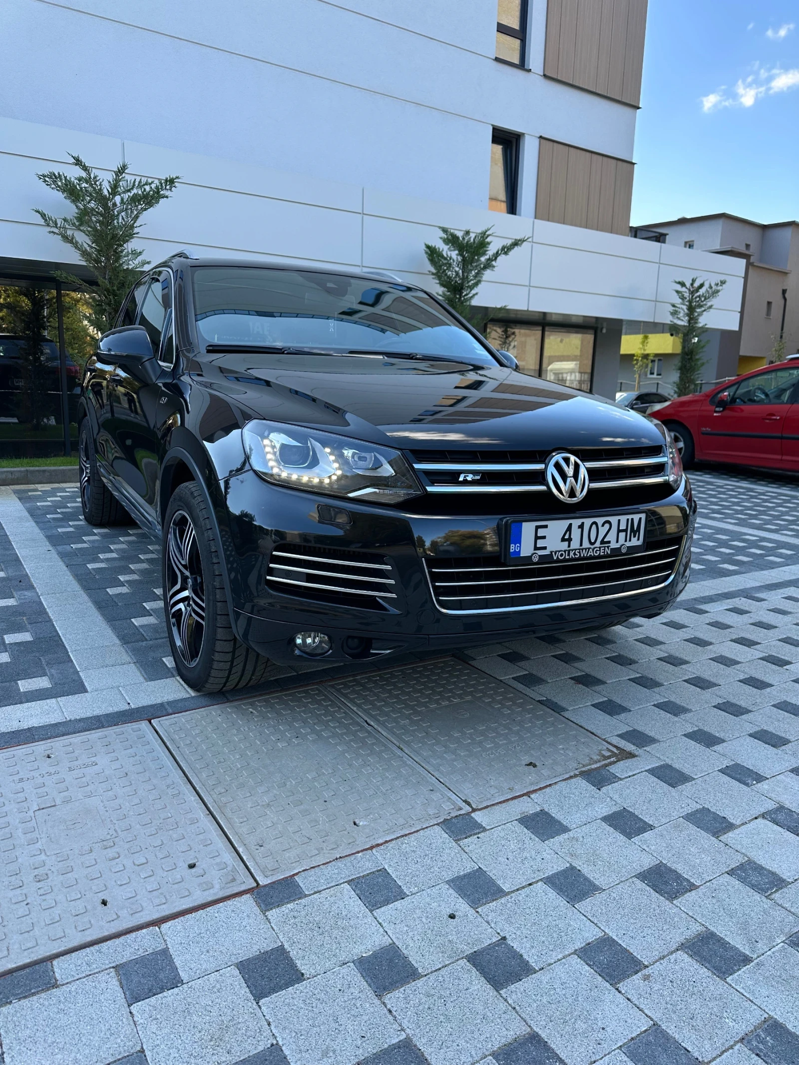 VW Touareg 4.2 TDI R Line - изображение 2