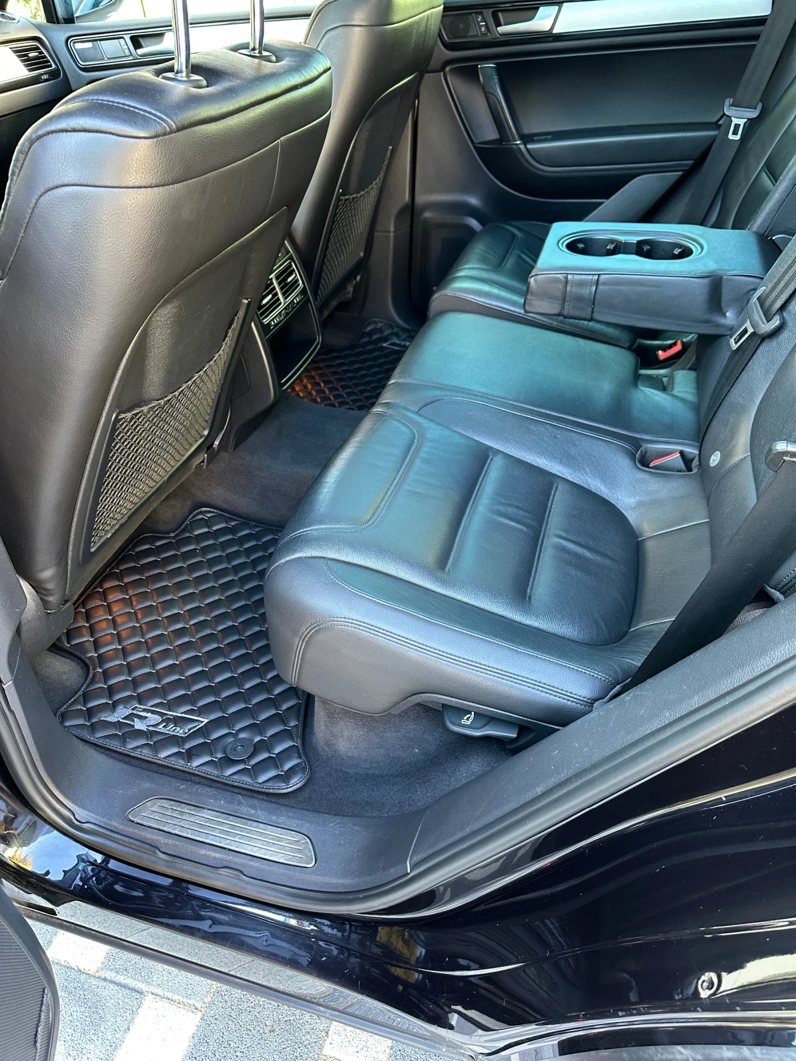 VW Touareg 4.2 TDI R Line - изображение 10