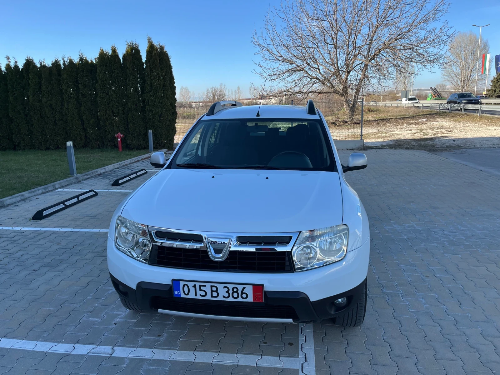 Dacia Duster 1.5dci* 110к.с.* 6скорости* Нови гуми* Обслужена* , снимка 10 - Автомобили и джипове - 53802769