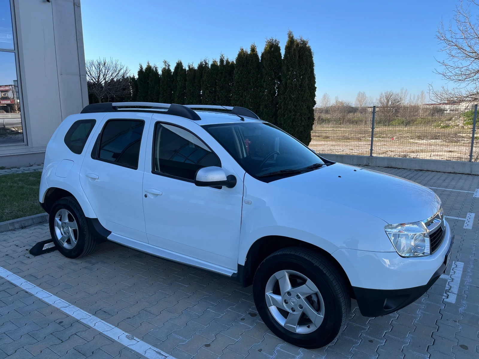 Dacia Duster 1.5dci* 110к.с.* 6скорости* Нови гуми* Обслужена* , снимка 8 - Автомобили и джипове - 53802769