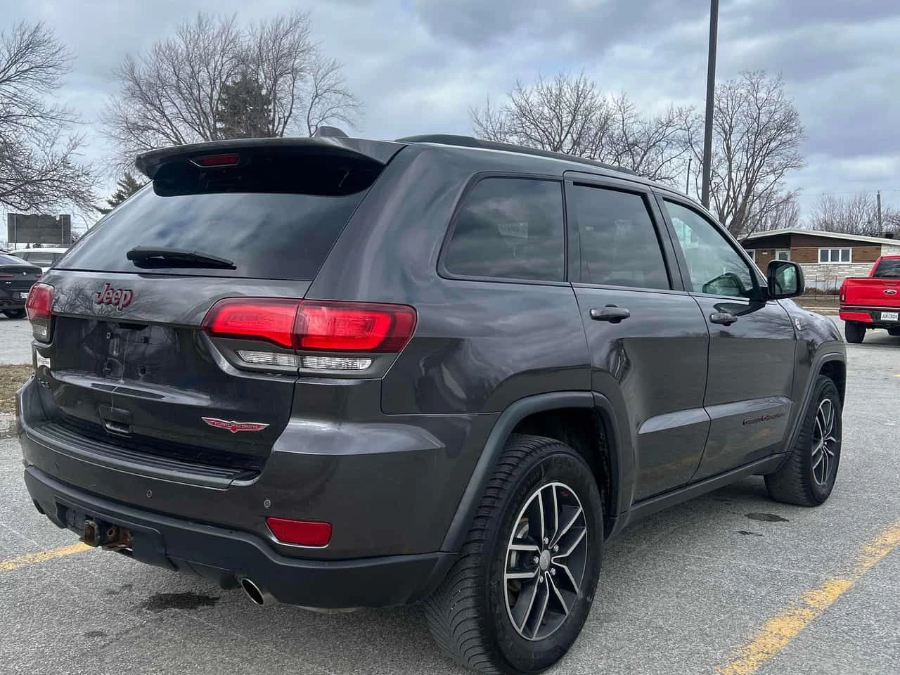 Jeep Grand cherokee TRAILHAWK* КОЖА/АЛКАНТАРА* ПОДГРЕВ ВОЛАН/СЕДАЛКИ* , снимка 4 - Автомобили и джипове - 54123913