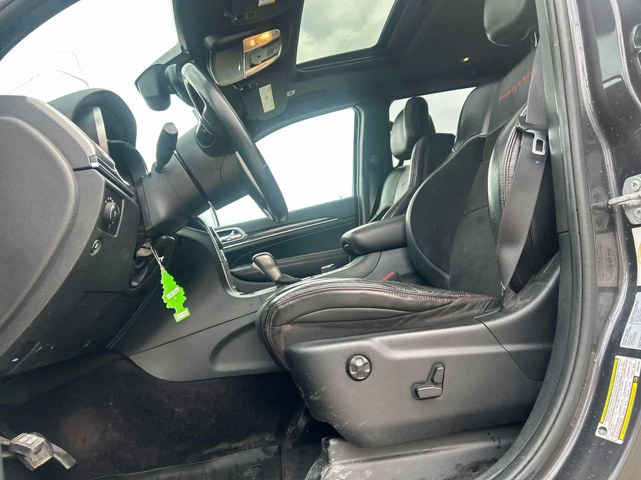 Jeep Grand cherokee TRAILHAWK* КОЖА/АЛКАНТАРА* ПОДГРЕВ ВОЛАН/СЕДАЛКИ* , снимка 7 - Автомобили и джипове - 54123913