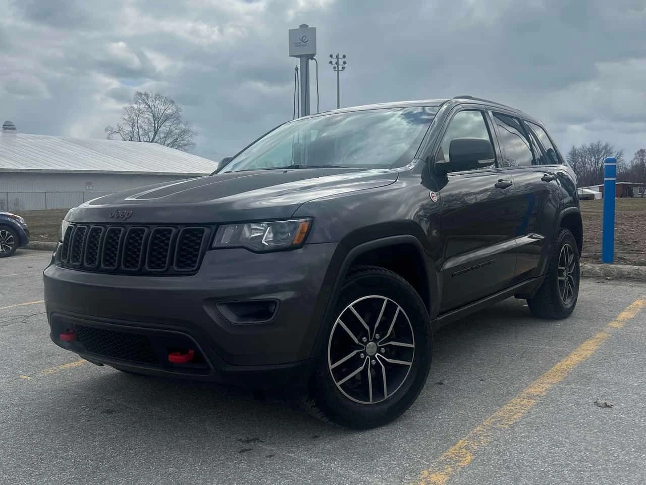 Jeep Grand cherokee TRAILHAWK* КОЖА/АЛКАНТАРА* ПОДГРЕВ ВОЛАН/СЕДАЛКИ*  | Auto.bg — изображение 1