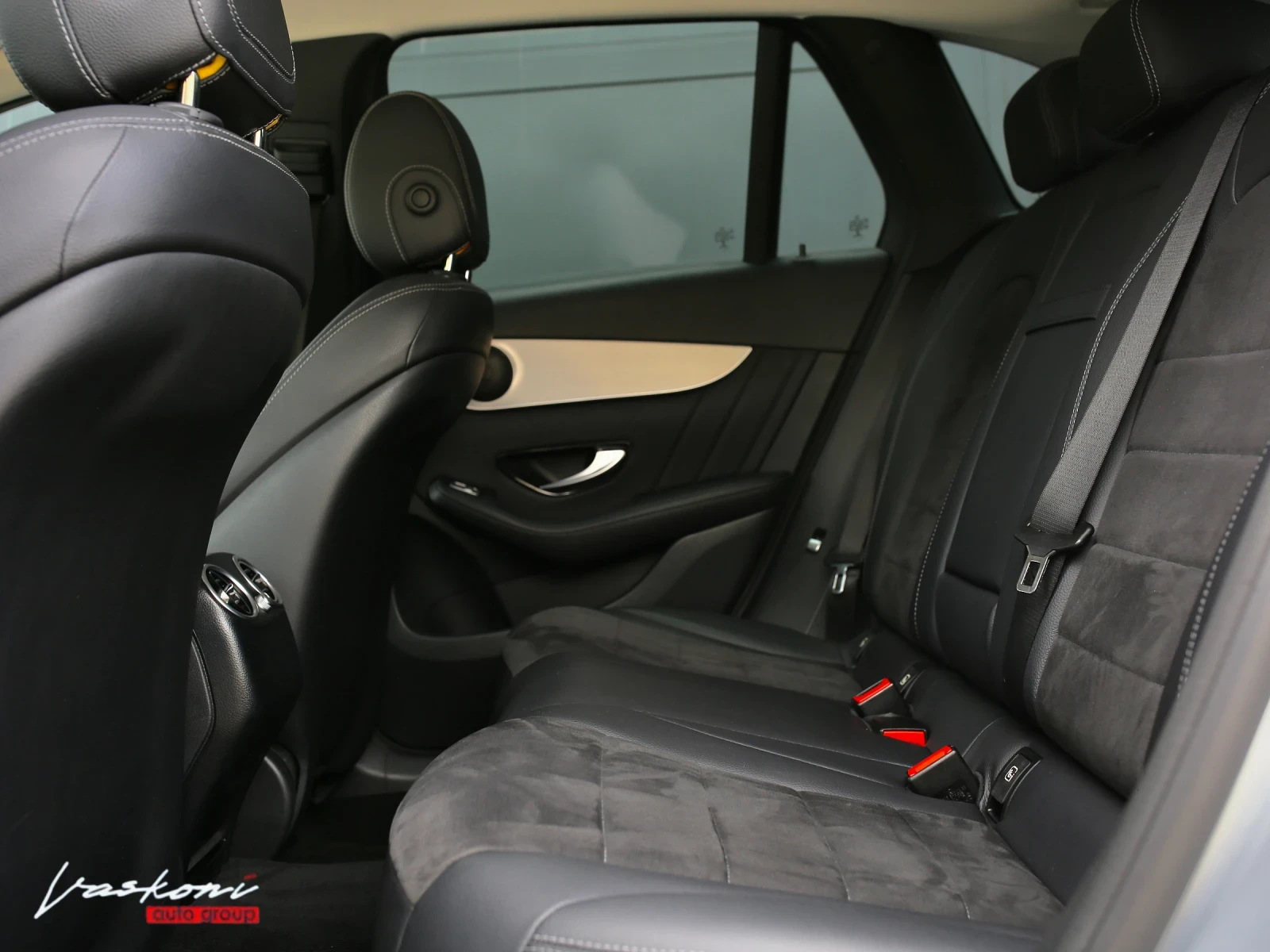 Mercedes-Benz GLC 250 d AMG Line 4MATIC 9 G-TRONIC AirMatic, снимка 15 - Автомобили и джипове - 54180977