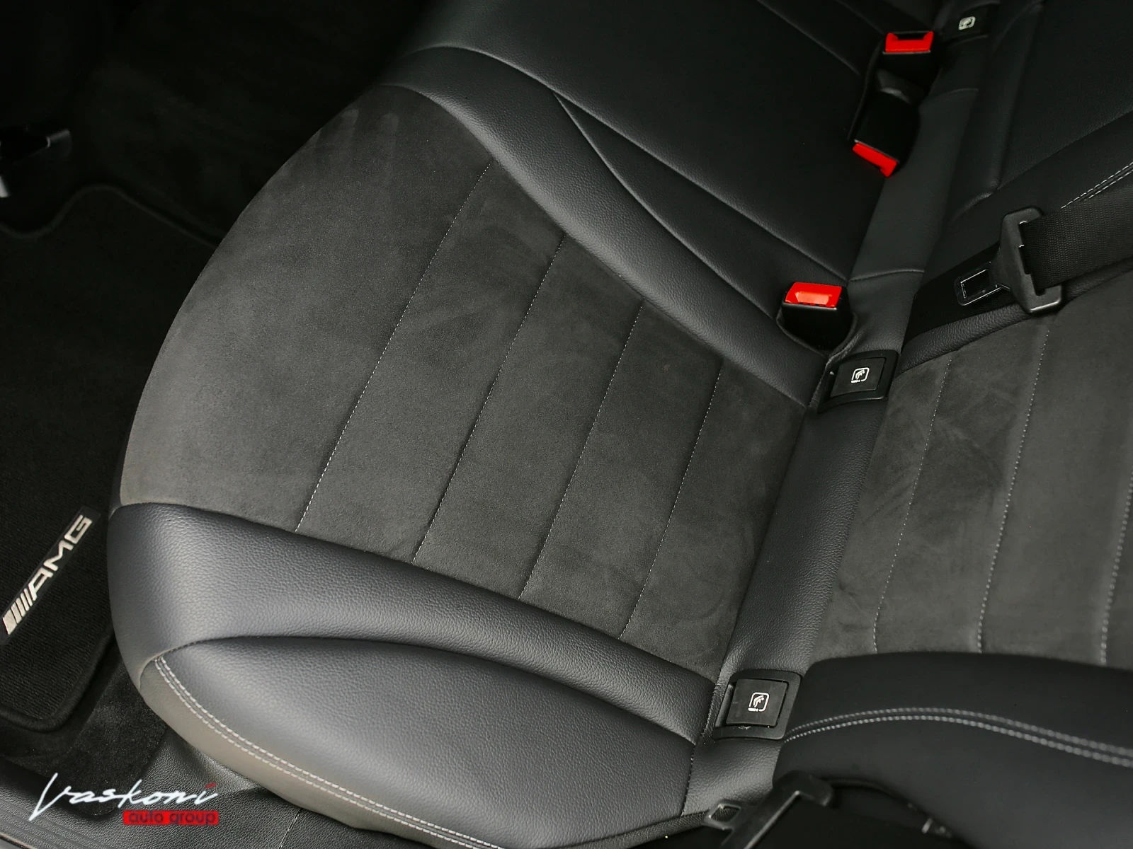 Mercedes-Benz GLC 250 d AMG Line 4MATIC 9 G-TRONIC AirMatic, снимка 16 - Автомобили и джипове - 54180977