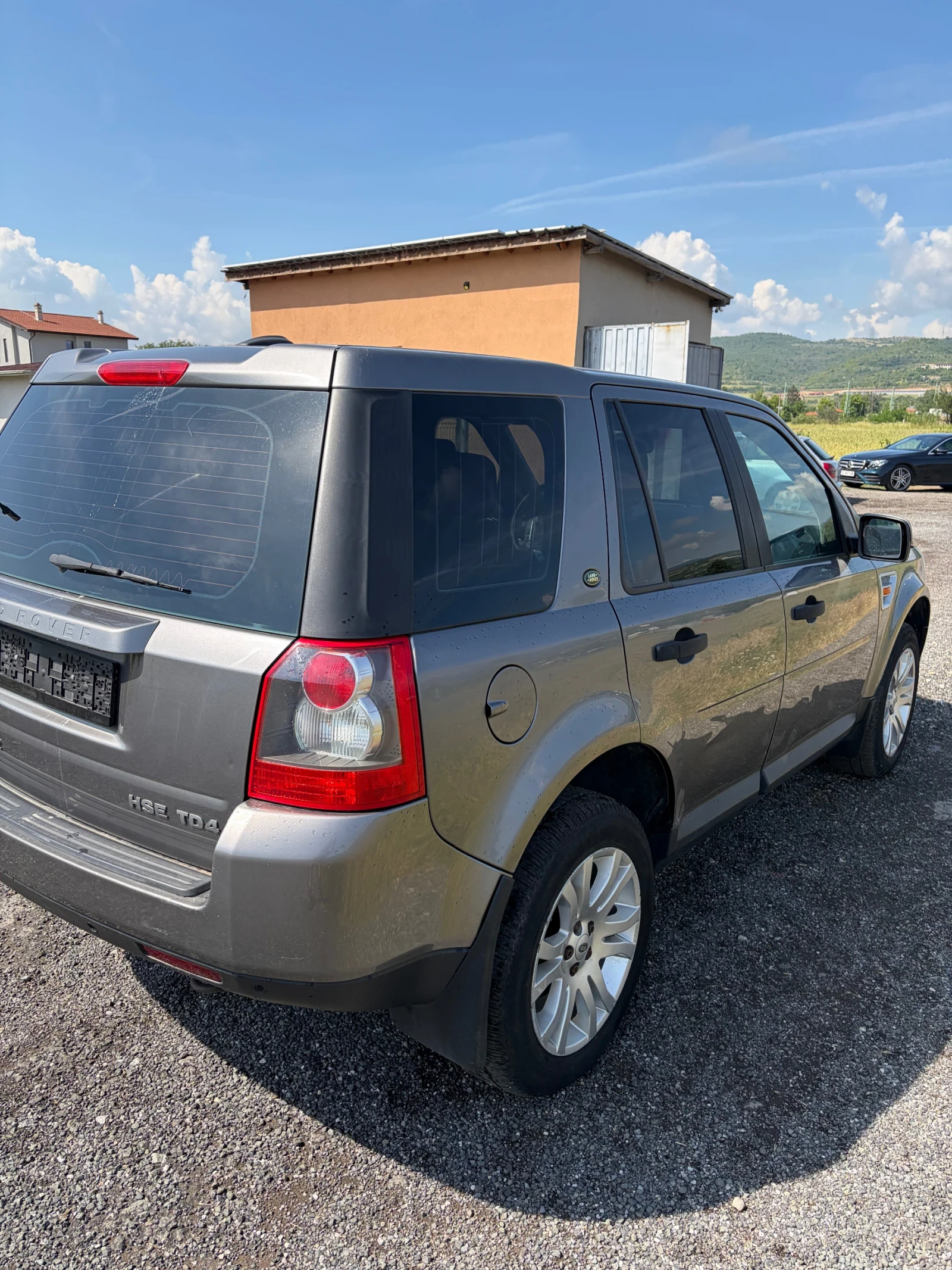 Land Rover Freelander 2.2TD4* 4x4* Avtomatik* NAVI* Кожа, снимка 4 - Автомобили и джипове - 54838883
