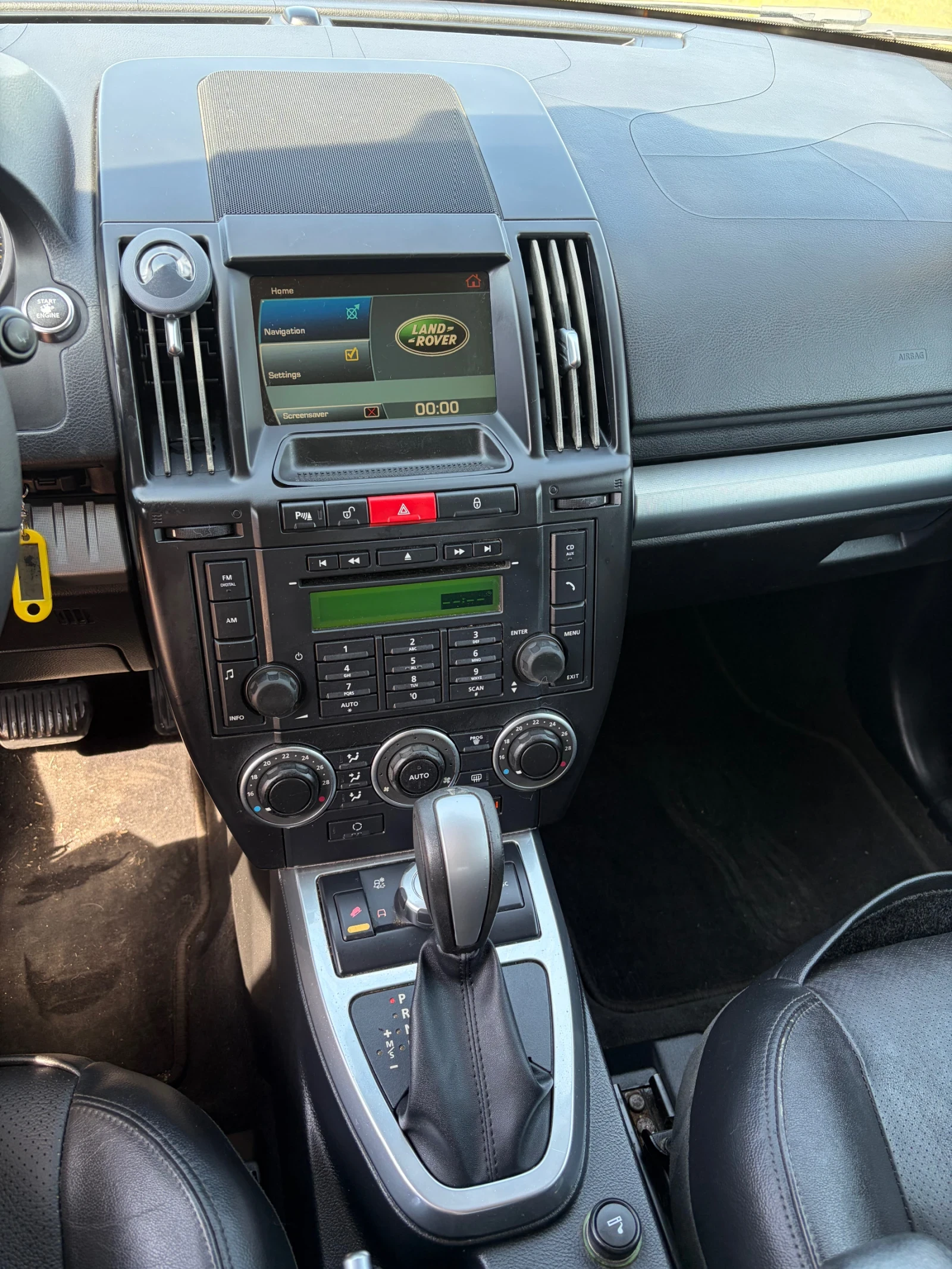 Land Rover Freelander 2.2TD4* 4x4* Avtomatik* NAVI* Кожа, снимка 9 - Автомобили и джипове - 54838883
