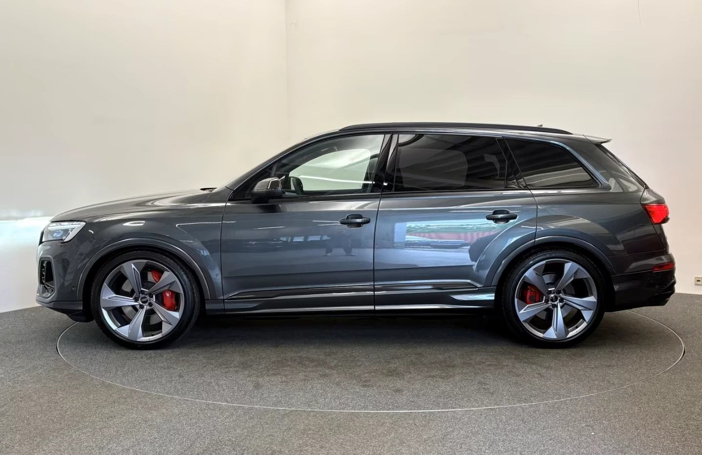 Audi SQ7 LASER* PANO* B&O* MEMORY* DISTR* HEAD-UP* 360CAM* , снимка 5 - Автомобили и джипове - 55022400