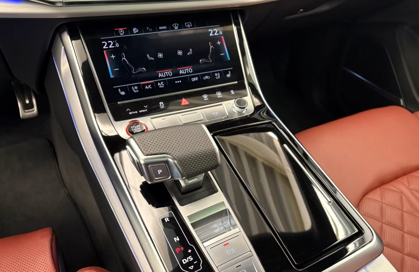 Audi SQ7 LASER* PANO* B&O* MEMORY* DISTR* HEAD-UP* 360CAM* , снимка 13 - Автомобили и джипове - 55022400