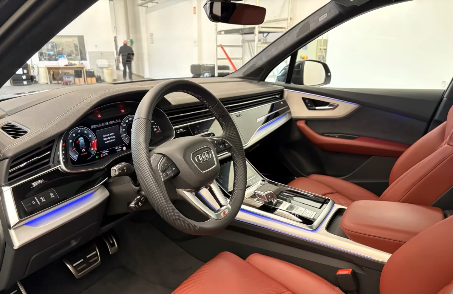 Audi SQ7 LASER* PANO* B&O* MEMORY* DISTR* HEAD-UP* 360CAM* , снимка 10 - Автомобили и джипове - 55022400