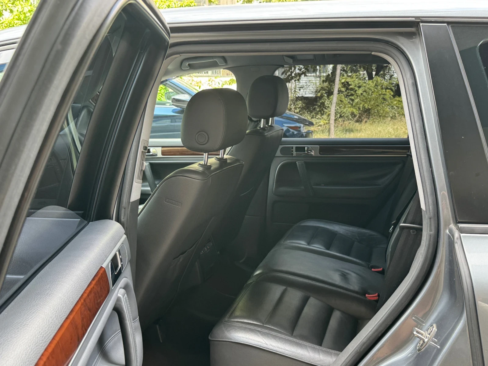 VW Touareg, снимка 9 - Автомобили и джипове - 55236831