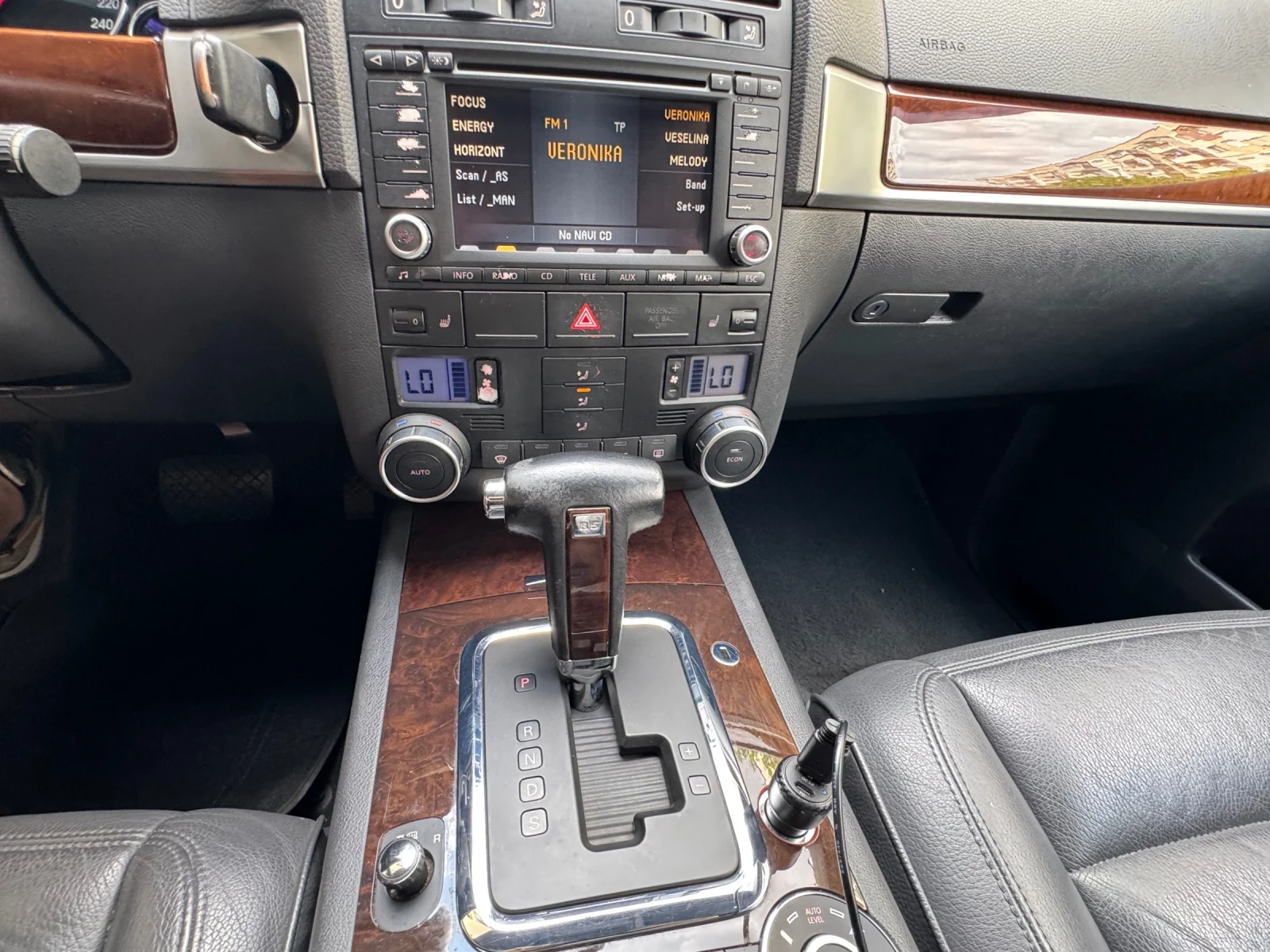 VW Touareg, снимка 7 - Автомобили и джипове - 55236831