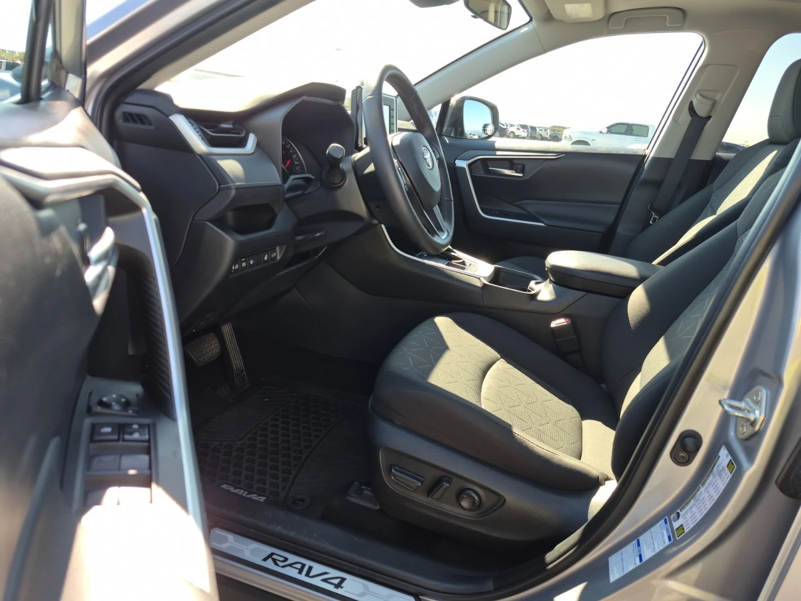 Toyota Rav4 * XLE AWD * CARFAX * ОПЦИЯ ЗА ФИНАНСИРАНЕ , снимка 5 - Автомобили и джипове - 55886675