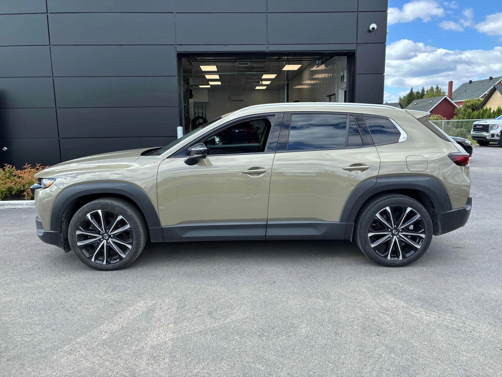 Mazda CX-50 * Meridian Edition AWD * CARFAX * АВТОКРЕДИТ, снимка 2 - Автомобили и джипове - 56087305