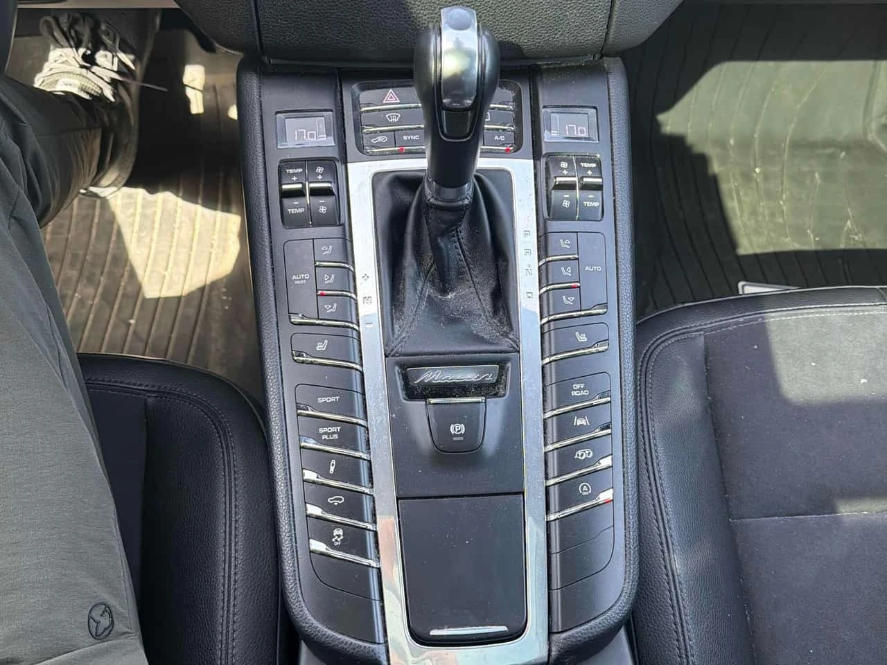 Porsche Macan * AWD * CARFAX * , снимка 12 - Автомобили и джипове - 56184068