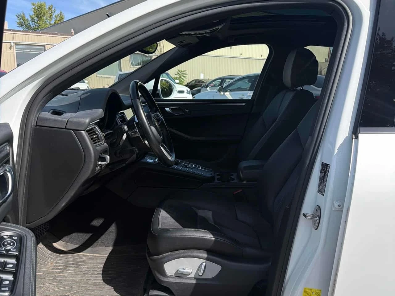 Porsche Macan * AWD * CARFAX * , снимка 14 - Автомобили и джипове - 56184068
