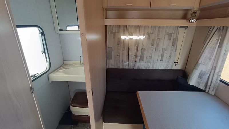 Каравана Caravelair Bamba 395 , снимка 9 - Каравани и кемпери - 49168215