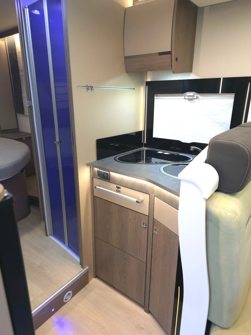 Кемпер Ford Challenger промоция до 12.12.2025, снимка 8 - Каравани и кемпери - 52656454