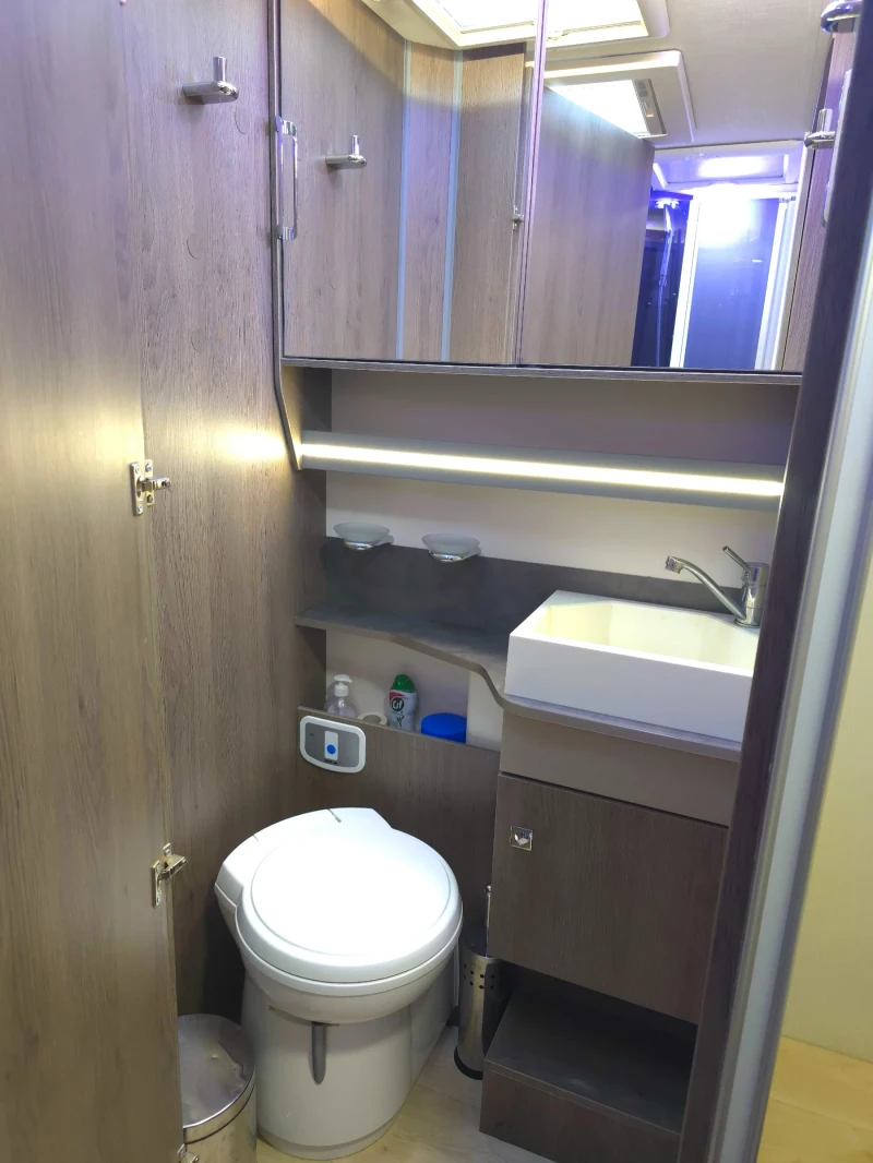 Кемпер Ford Challenger промоция до 12.12.2025, снимка 9 - Каравани и кемпери - 52656454