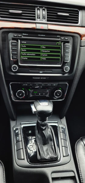 Skoda Superb 2.0TDI* DSG* NAVI* ОБСЛУЖЕН, снимка 9