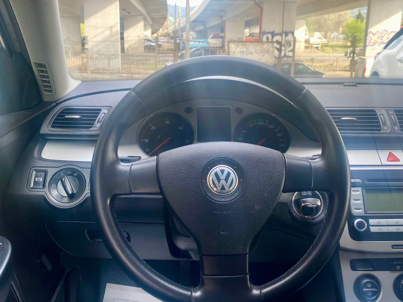 VW Passat 2.0TDI, снимка 14 - Автомобили и джипове - 45125736