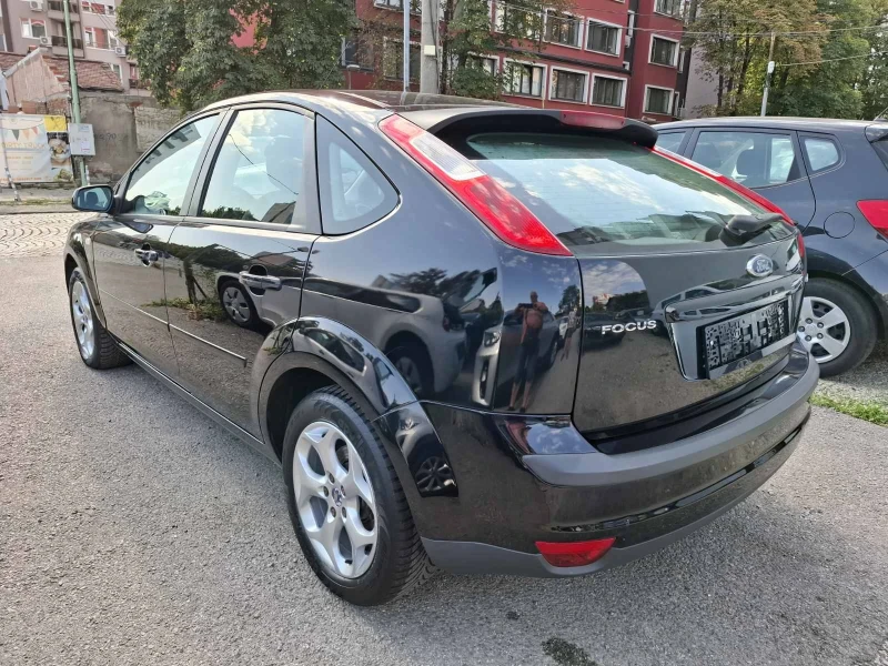 Ford Focus 1.8i, снимка 6 - Автомобили и джипове - 47127777