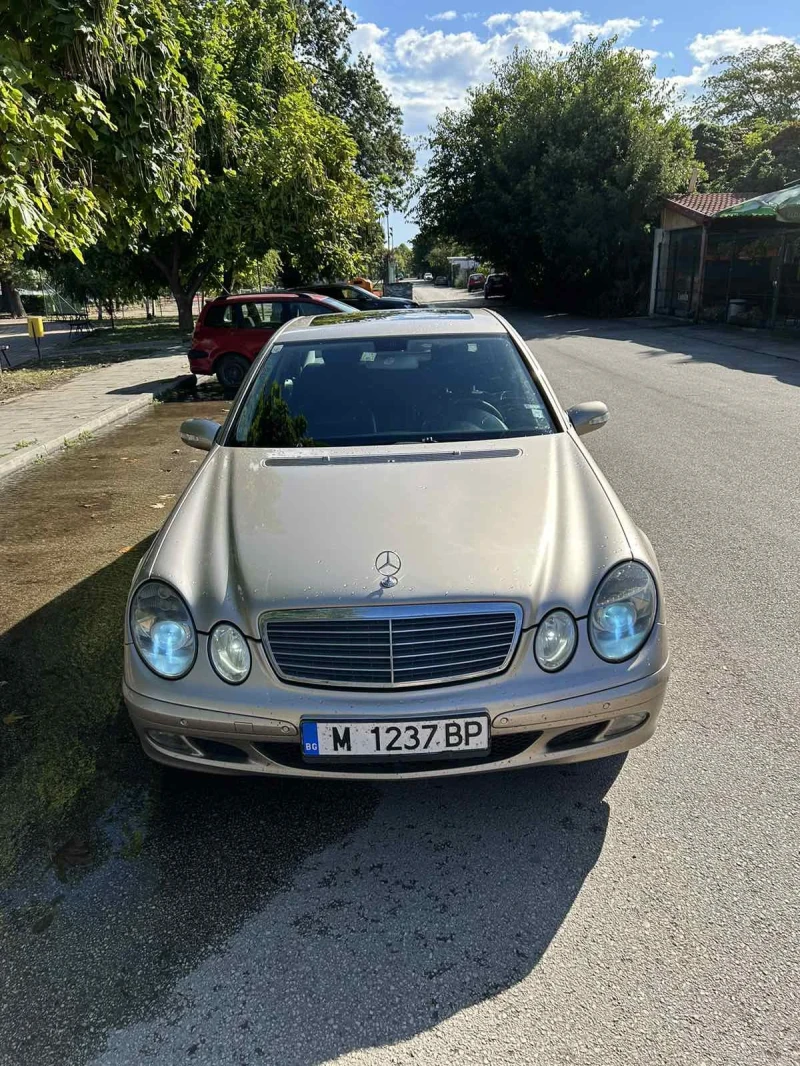 Mercedes-Benz E 220, снимка 1 - Автомобили и джипове - 47236667