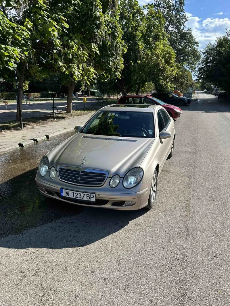 Mercedes-Benz E 220, снимка 5 - Автомобили и джипове - 47236667