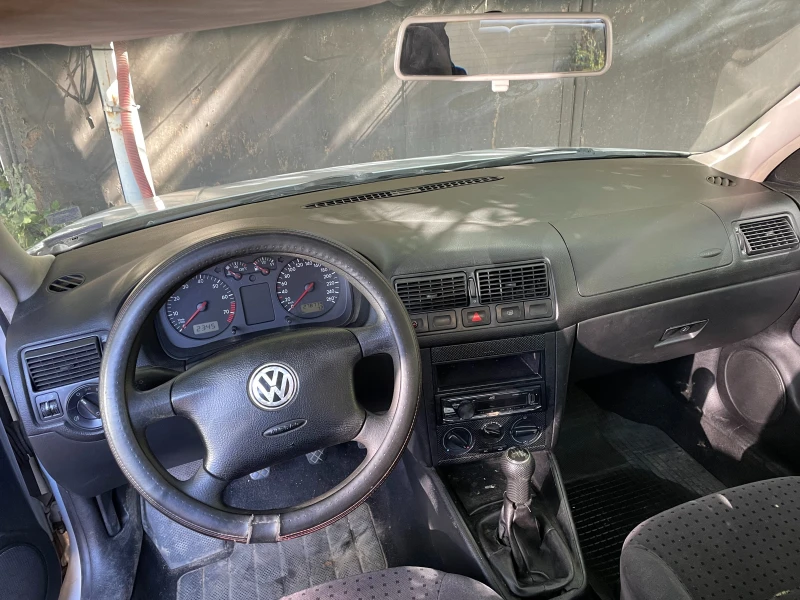 VW Golf 1.6 , снимка 8 - Автомобили и джипове - 47420746